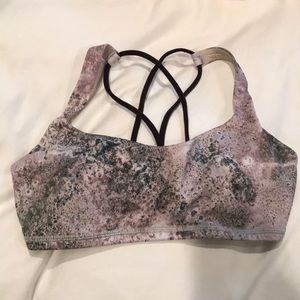 Lululemon free to be bra